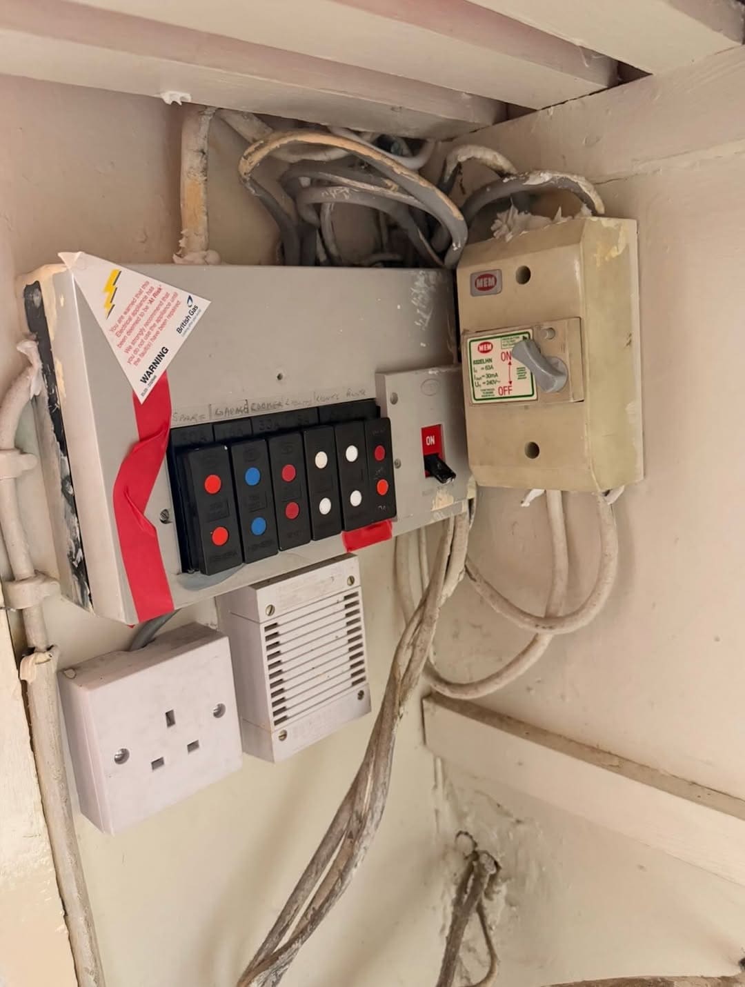 Fault finding on a domestic consumer unit